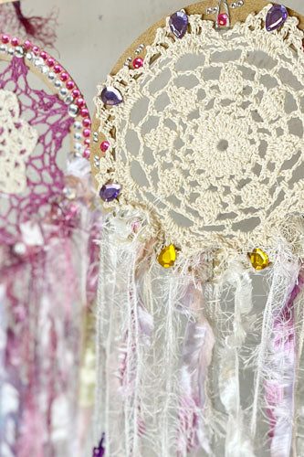 Open image in slideshow, Dreamcatcher Making • Art & Craft Party