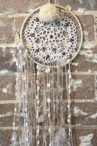 Open image in slideshow, Dreamcatcher Making • Art & Craft Party